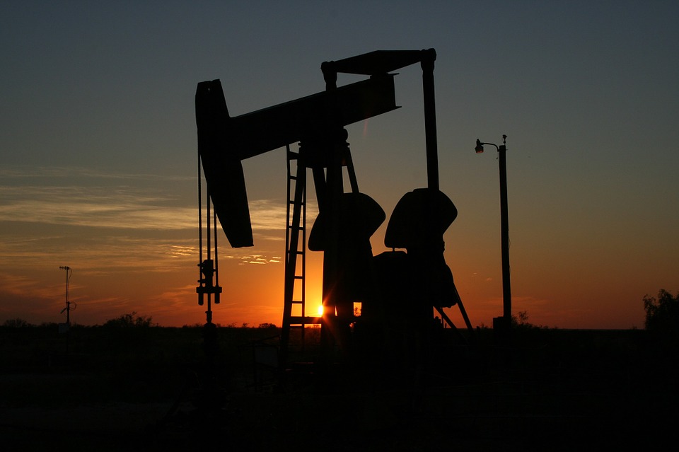 Цените на нафтата на светските берзи паднаа за околу 5 отсто