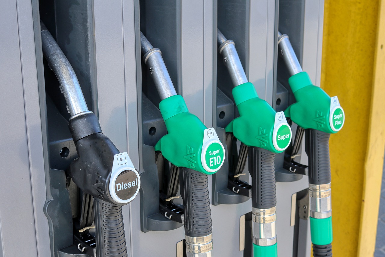 Поскапува и бензинот и дизелот – еве за колку